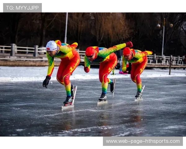 冰雪运动设备升级,滑雪服助力寒冷环境下的运动表现,冰道滑雪服 冰雪运动设备升级,滑雪服助力寒冷环境下的运动表现,冰道滑雪服