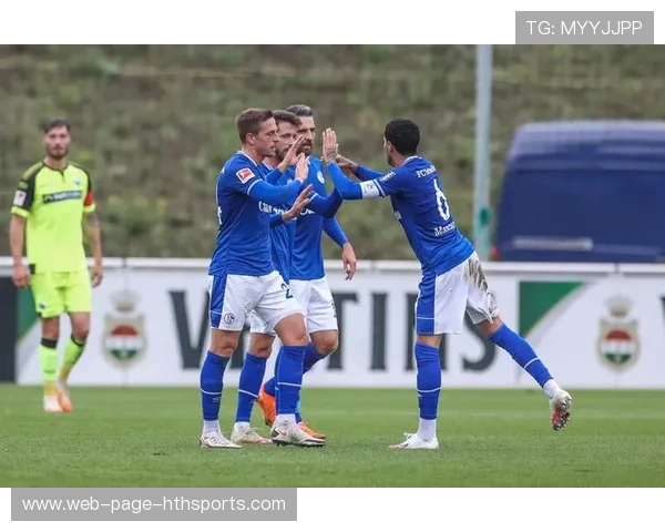 多特蒙德—雷纳托·桑切斯突破分球制造威胁 多特蒙德—雷纳托·桑切斯突破分球制造威胁