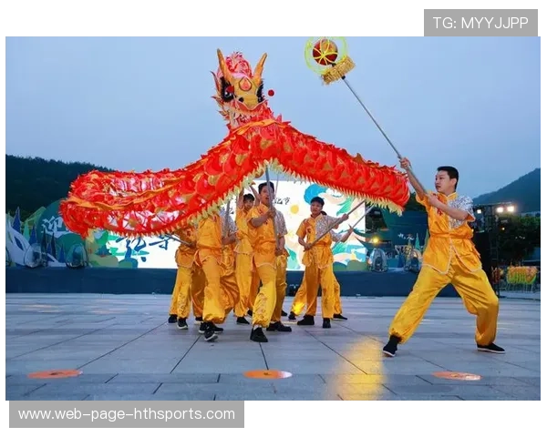 舞龙比赛动作整齐震撼观众